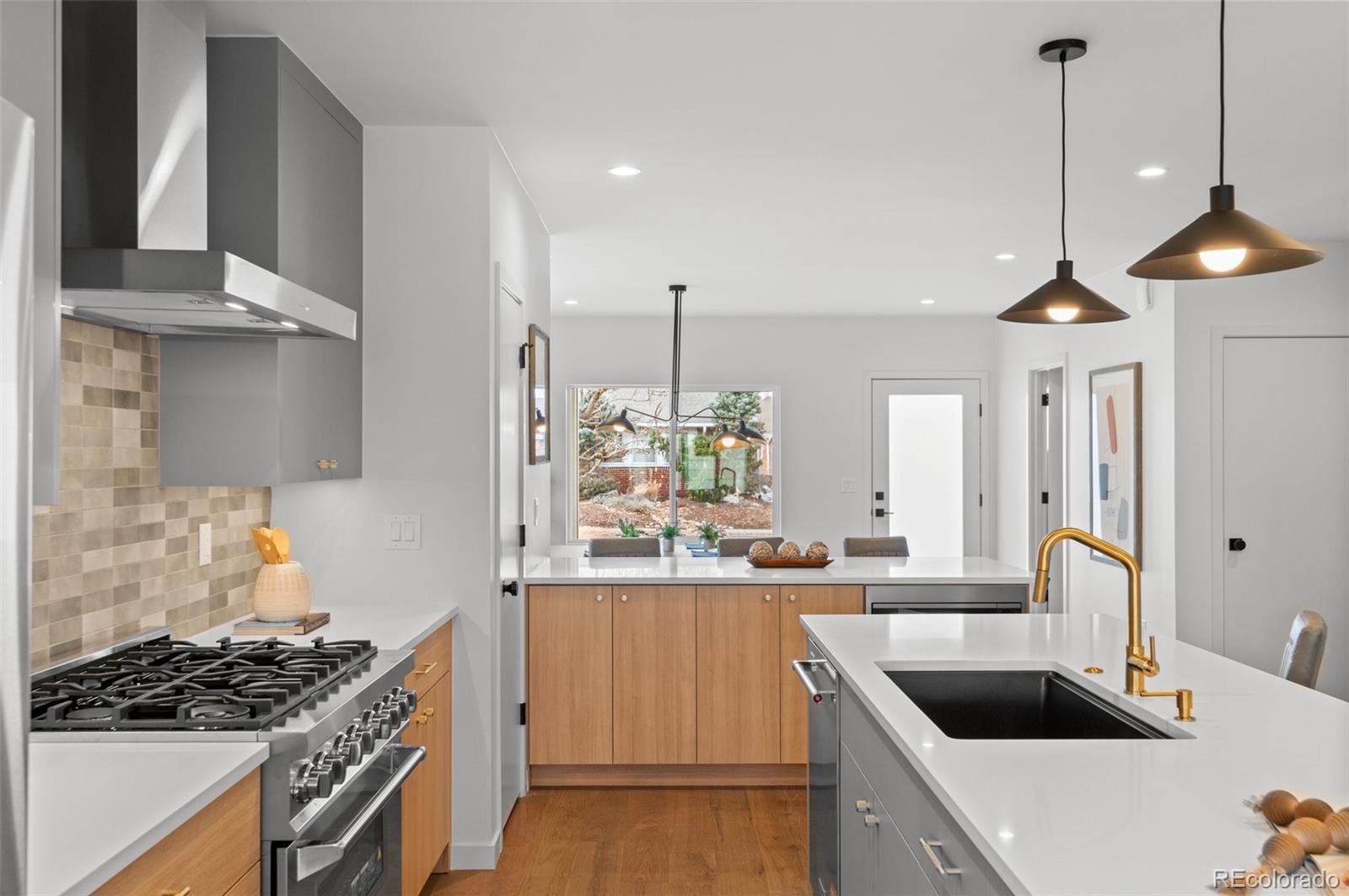 MLS Image #10 for 2538 s acoma street,denver, Colorado