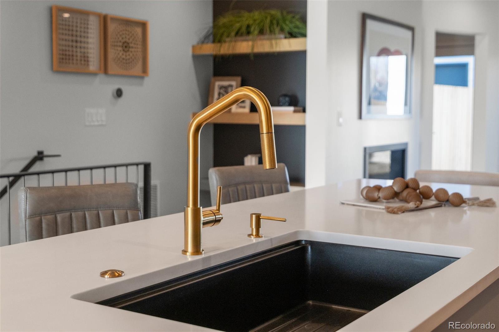MLS Image #7 for 2538 s acoma street,denver, Colorado