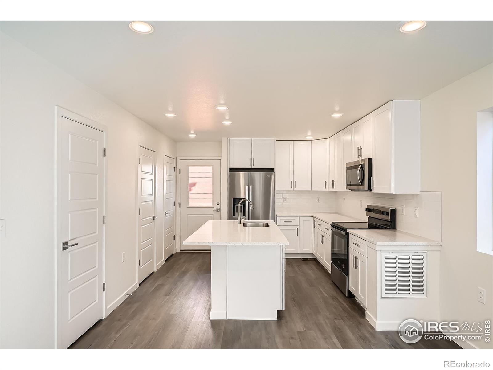 MLS Image #18 for 10331 e 62nd place,denver, Colorado