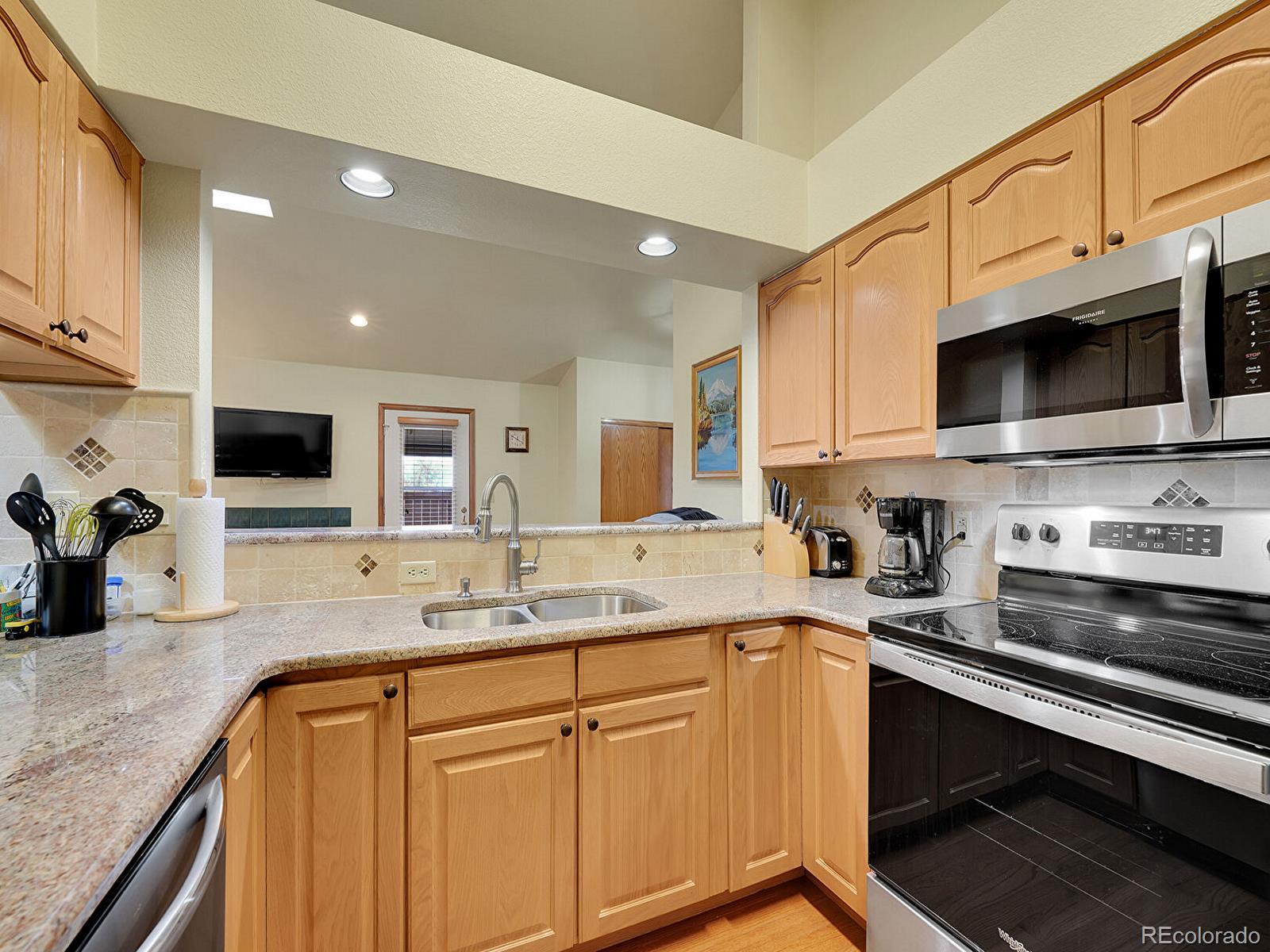 MLS Image #15 for 6321 s harrison court,centennial, Colorado