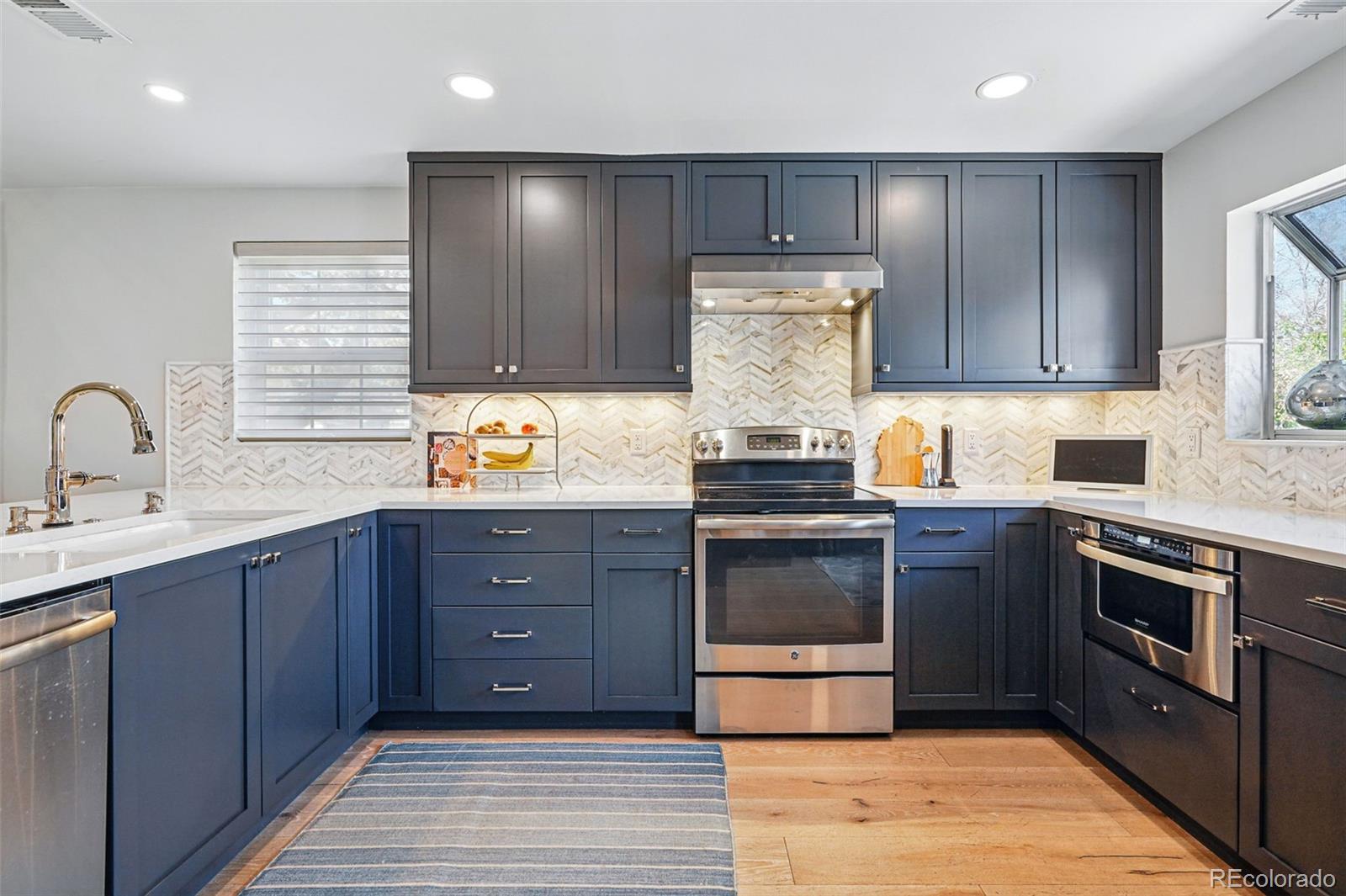 MLS Image #10 for 796  ivanhoe street,denver, Colorado