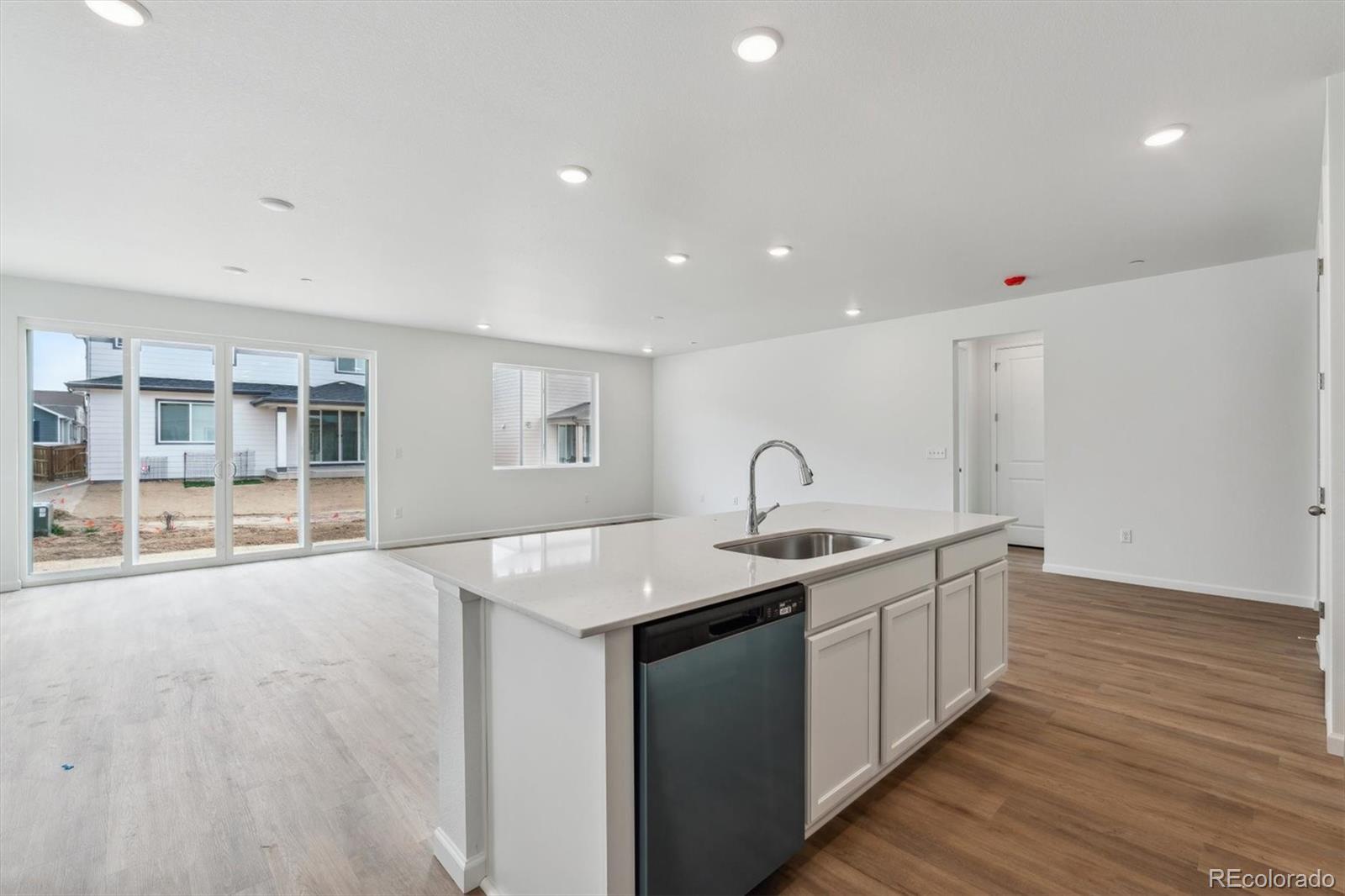 MLS Image #11 for 9072  telluride court,commerce city, Colorado