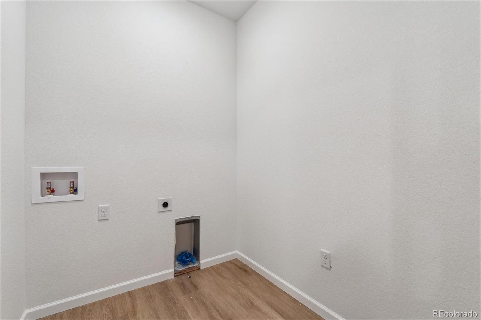 MLS Image #5 for 9072  telluride court,commerce city, Colorado