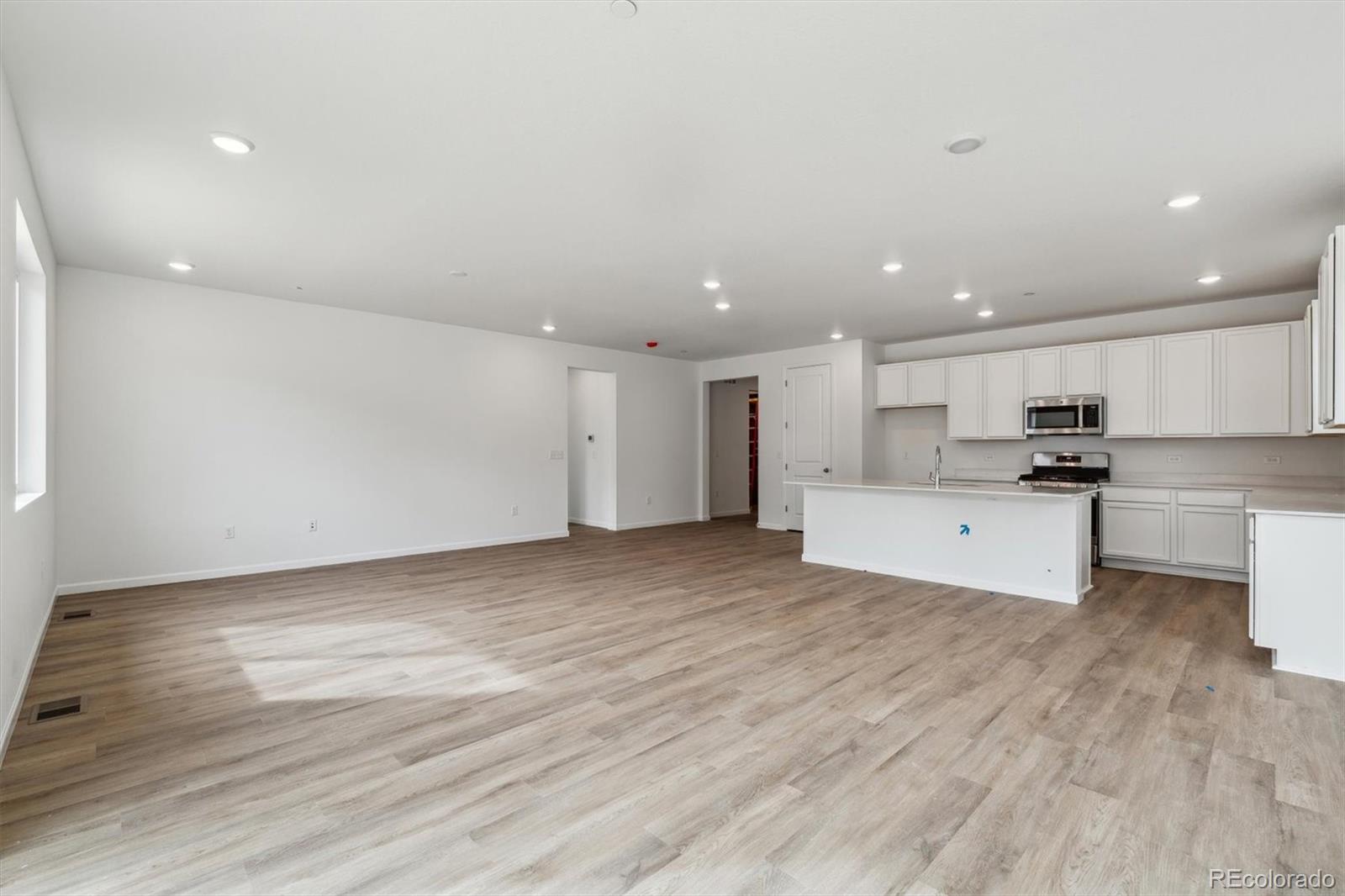 MLS Image #8 for 9072  telluride court,commerce city, Colorado