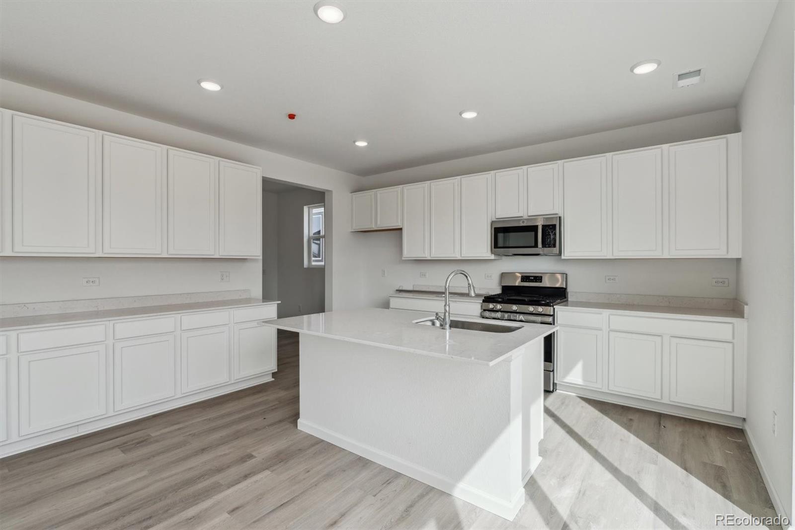 MLS Image #11 for 9062  telluride court,commerce city, Colorado