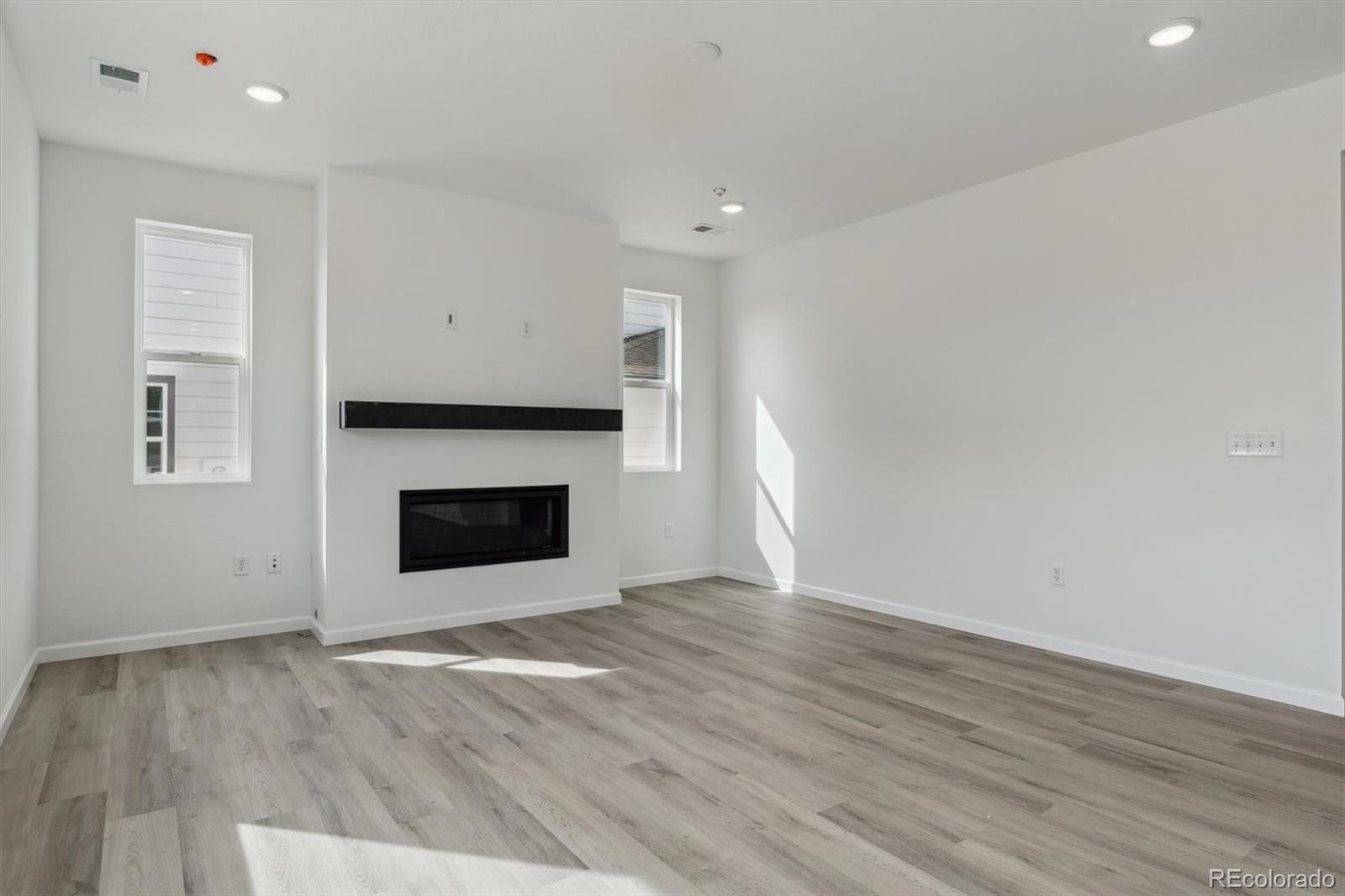 MLS Image #7 for 9062  telluride court,commerce city, Colorado