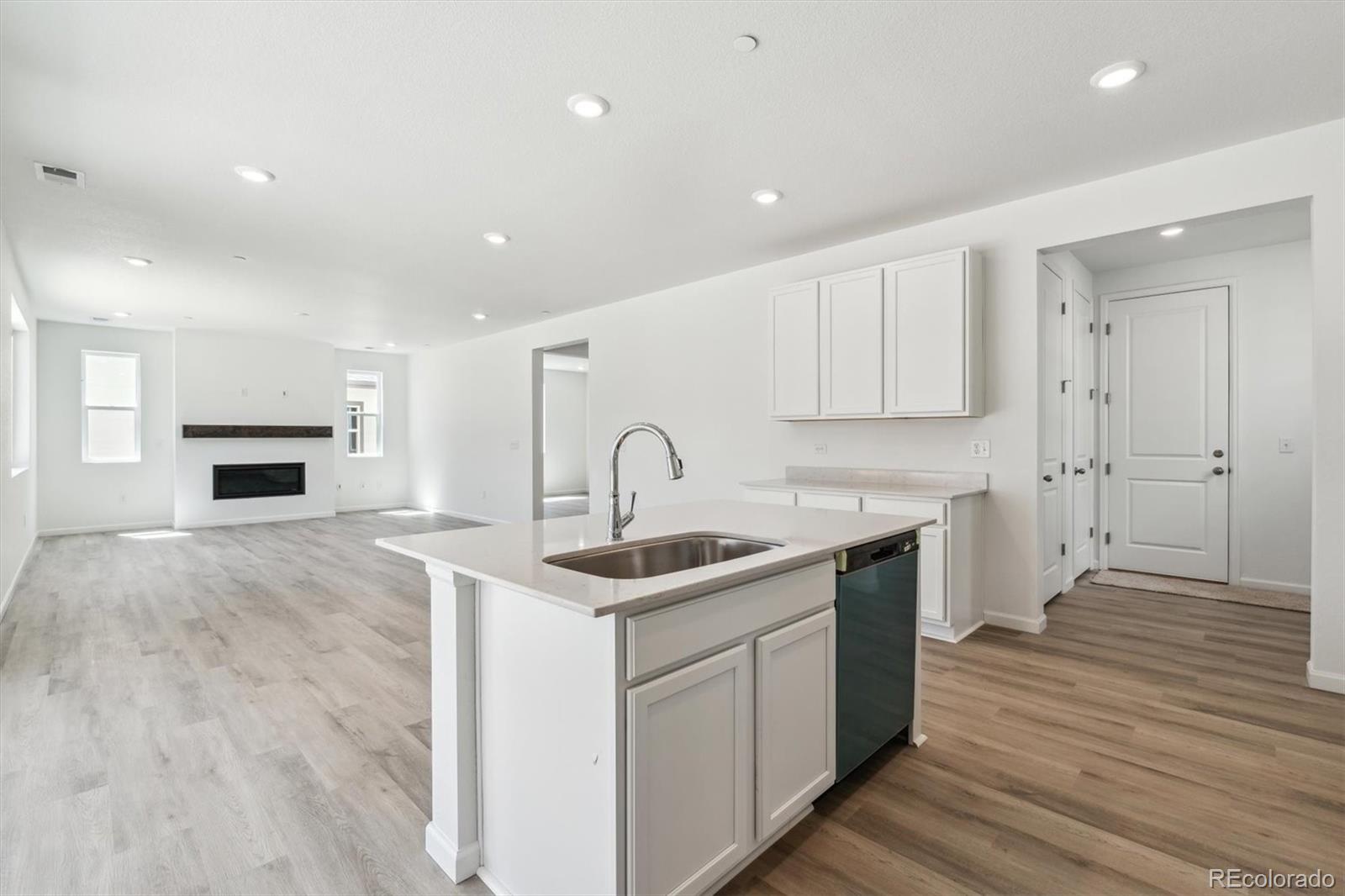 MLS Image #10 for 9082  telluride court,commerce city, Colorado