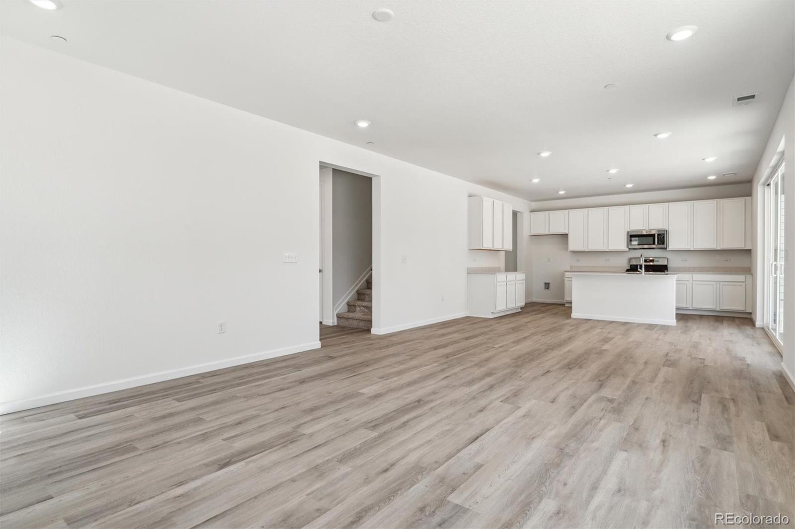 MLS Image #7 for 9082  telluride court,commerce city, Colorado
