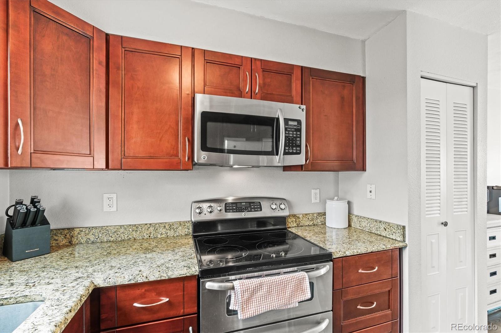 MLS Image #5 for 3471 s ammons street,lakewood, Colorado