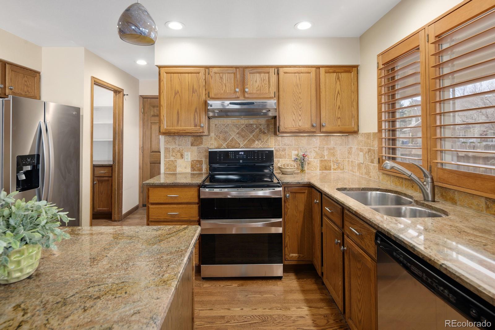 MLS Image #4 for 6073 w adriatic place,lakewood, Colorado