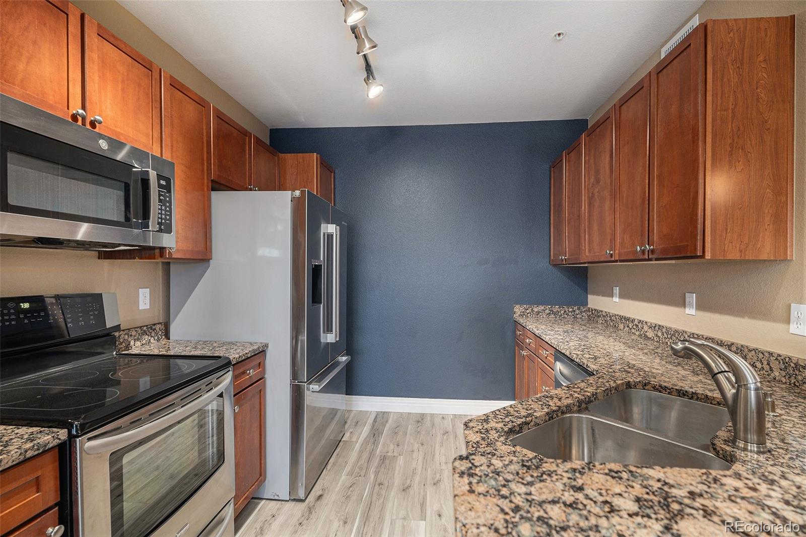 MLS Image #7 for 9039 e panorama circle,englewood, Colorado