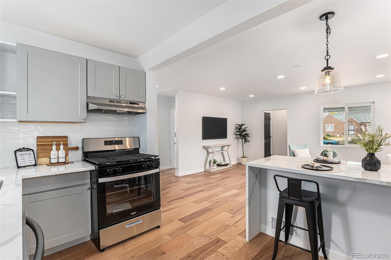 MLS Image #10 for 2 s knox court,denver, Colorado