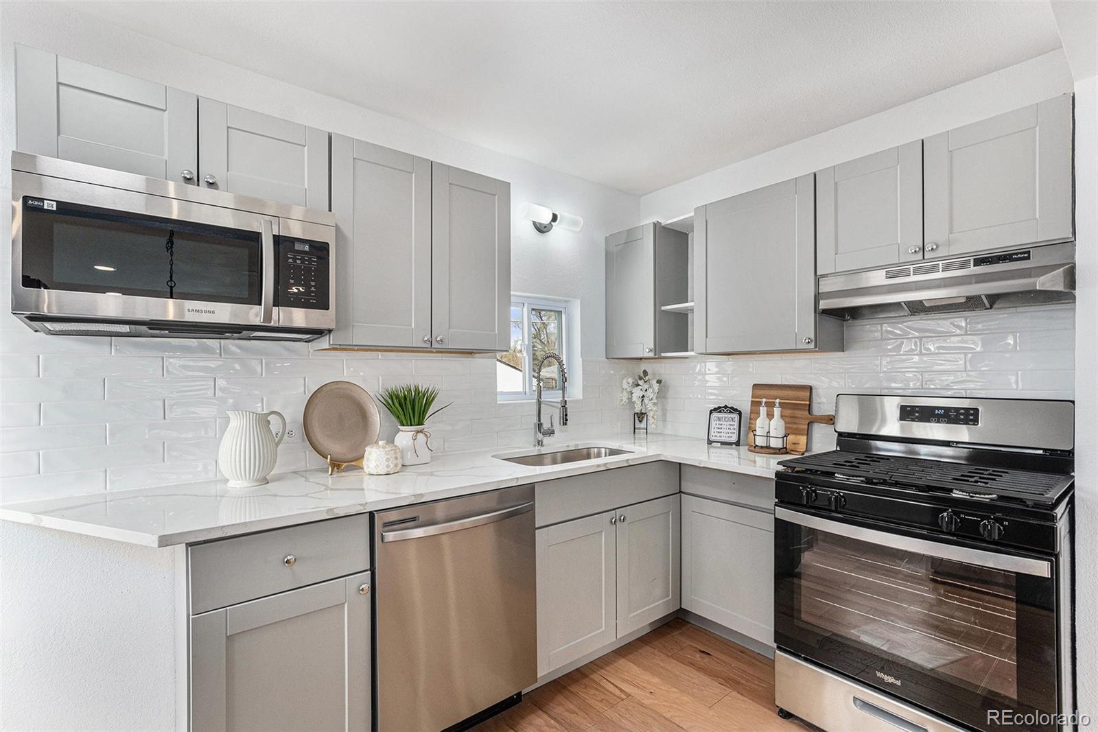 MLS Image #9 for 2 s knox court,denver, Colorado