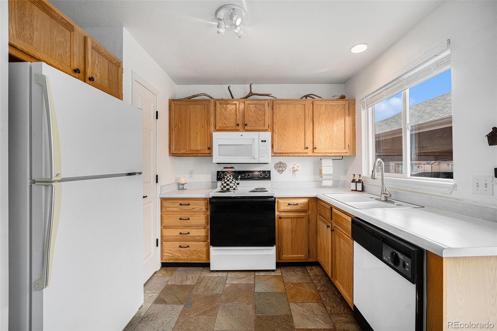 MLS Image #8 for 804  summer drive,highlands ranch, Colorado