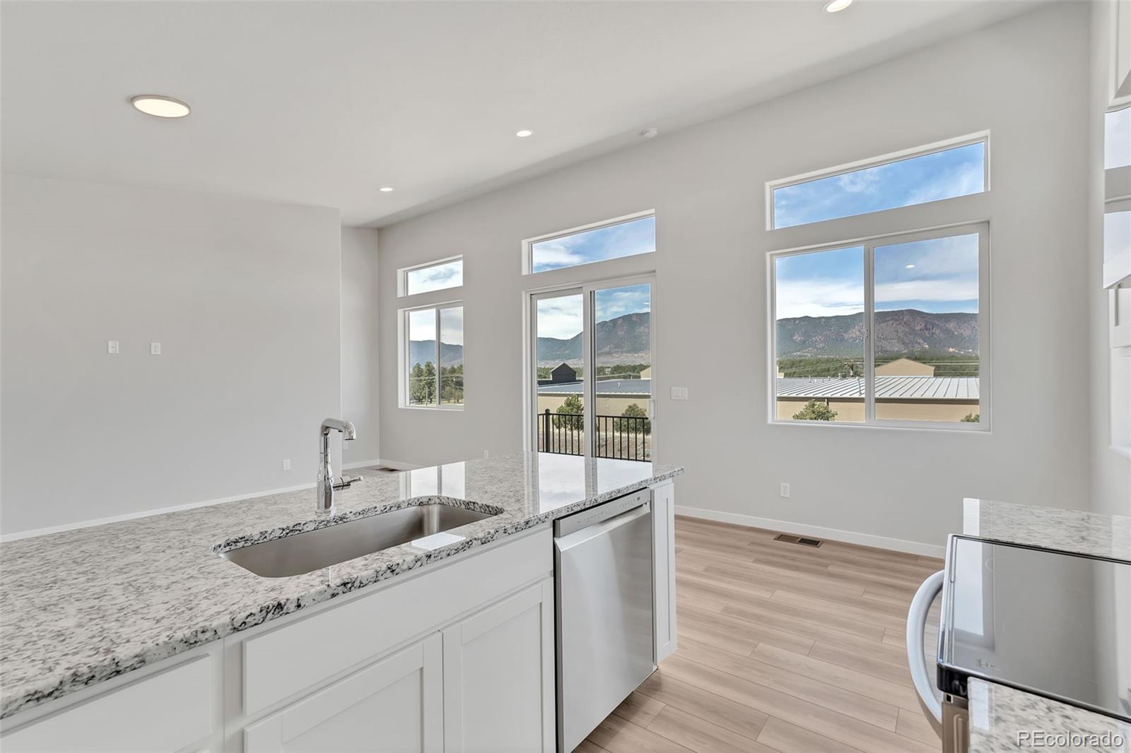 MLS Image #10 for 241 n front street,monument, Colorado