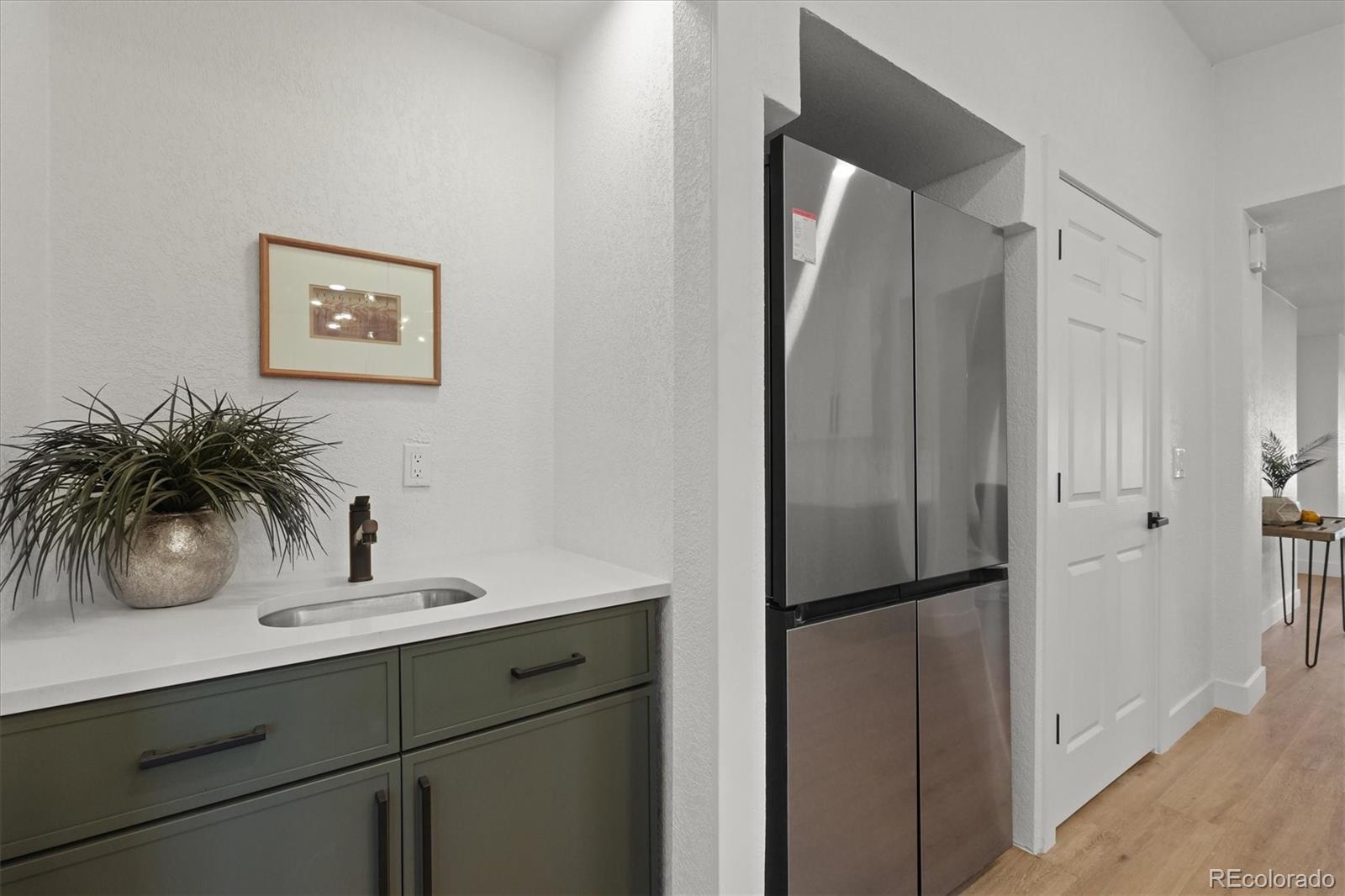 MLS Image #6 for 3025  ivanhoe street,denver, Colorado
