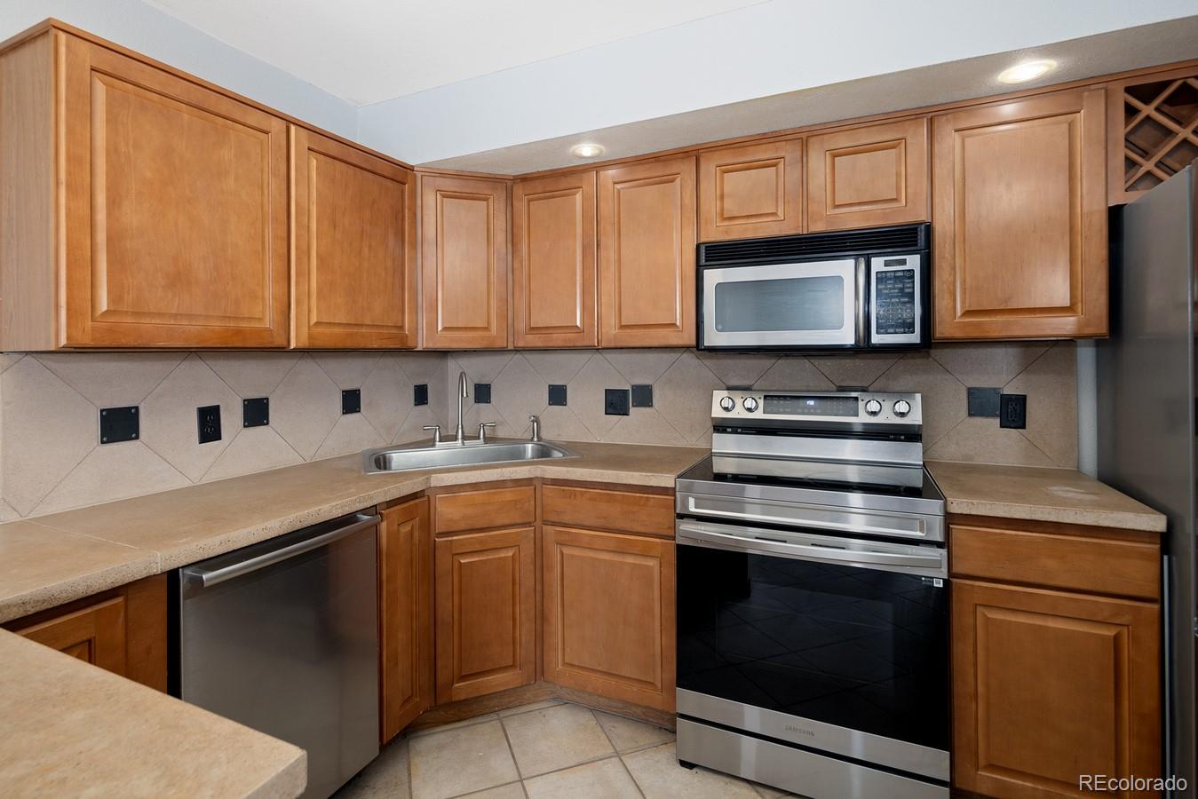 MLS Image #5 for 601 w 11th avenue,denver, Colorado