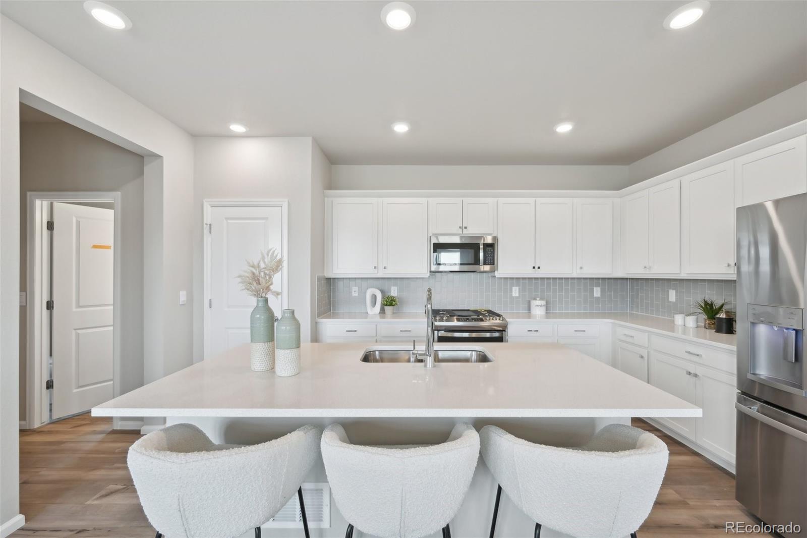 MLS Image #10 for 21091 e 63rd drive,aurora, Colorado