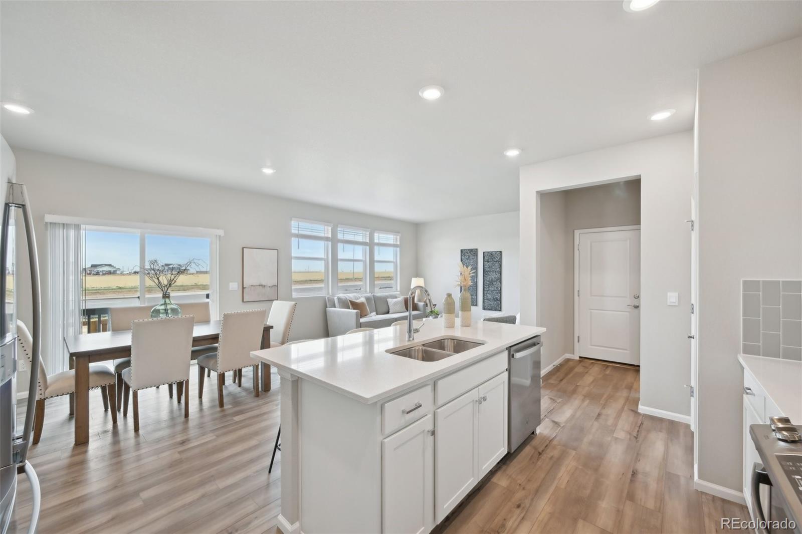 MLS Image #8 for 21091 e 63rd drive,aurora, Colorado