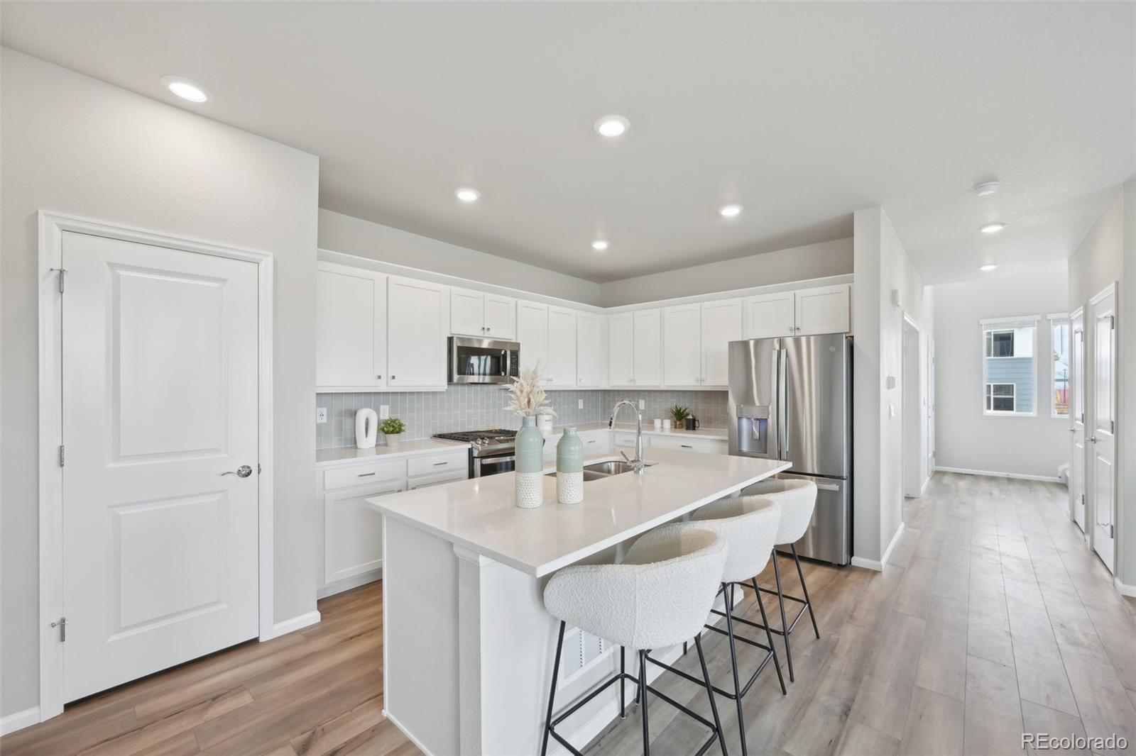 MLS Image #9 for 21091 e 63rd drive,aurora, Colorado