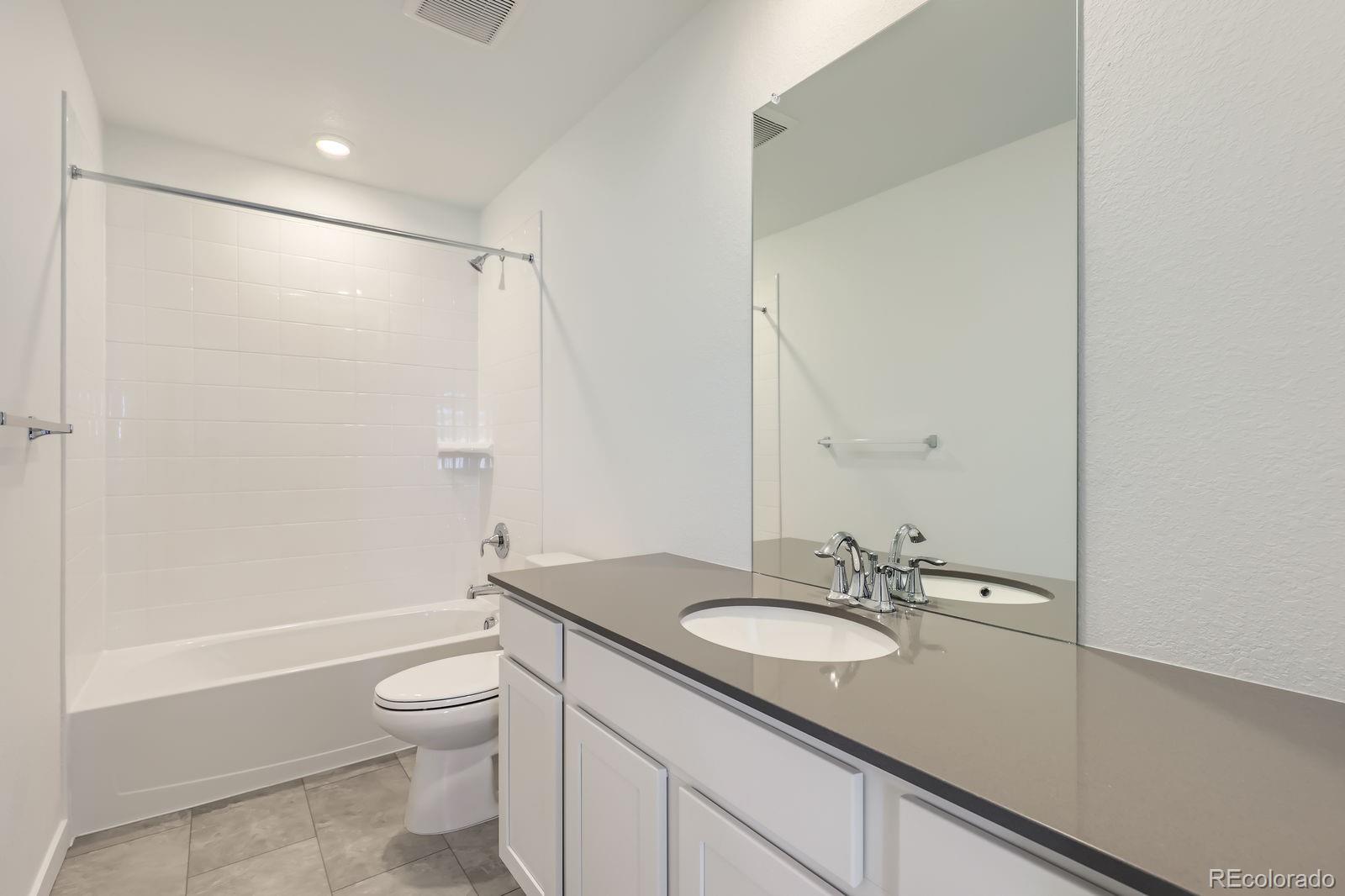 MLS Image #10 for 710 n deer park,watkins, Colorado