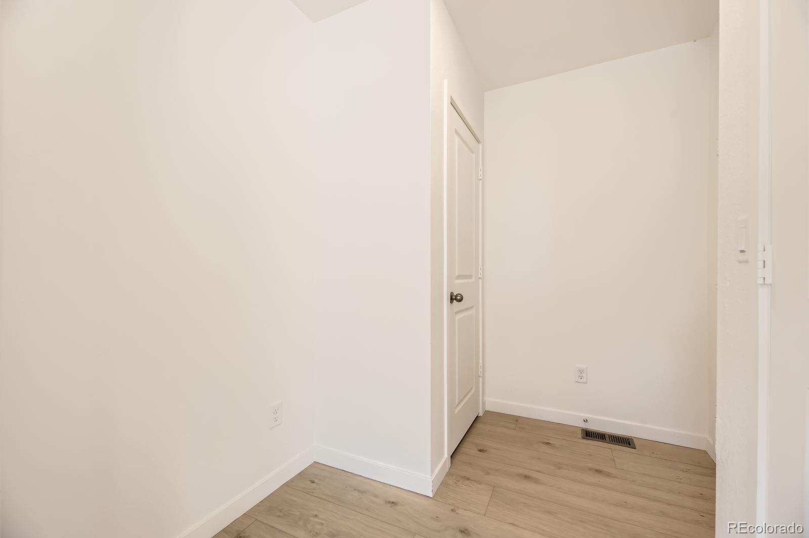 MLS Image #10 for 718 n clubview street,watkins, Colorado