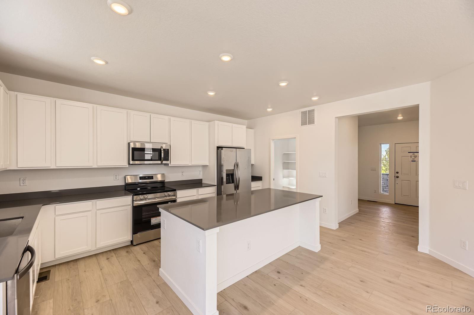 MLS Image #3 for 718 n clubview street,watkins, Colorado
