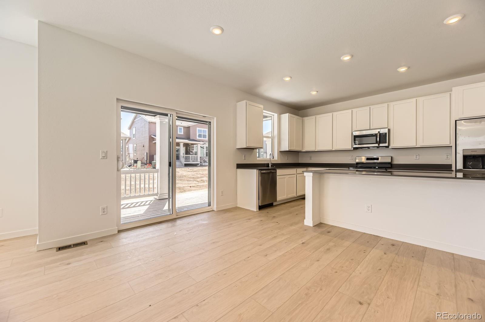 MLS Image #5 for 718 n clubview street,watkins, Colorado