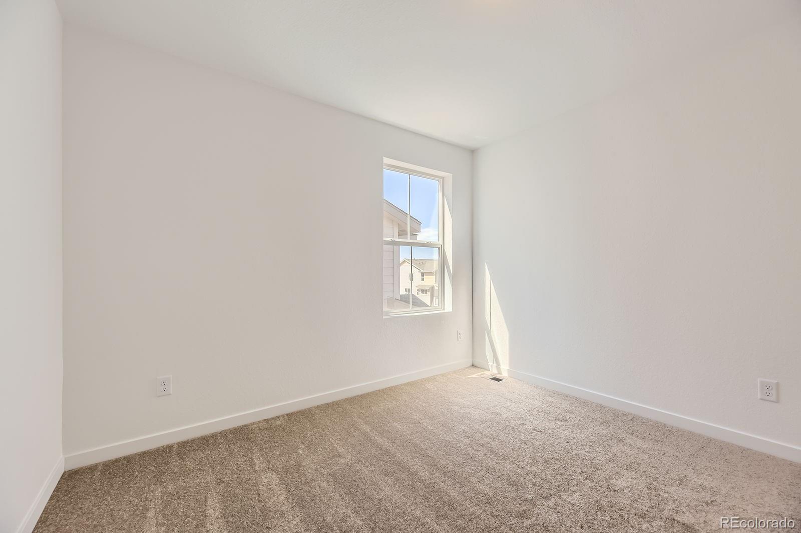MLS Image #8 for 718 n clubview street,watkins, Colorado