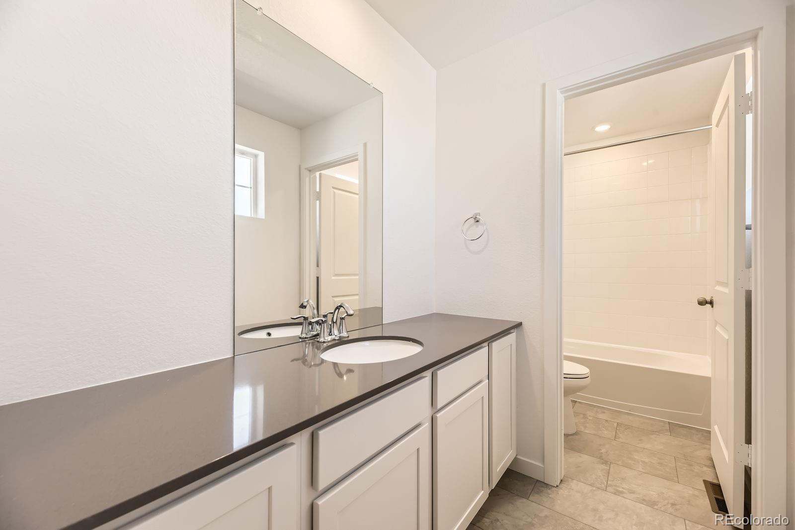 MLS Image #9 for 718 n clubview street,watkins, Colorado