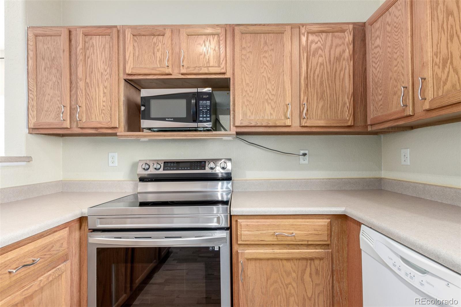 MLS Image #9 for 19240 e carolina drive,aurora, Colorado