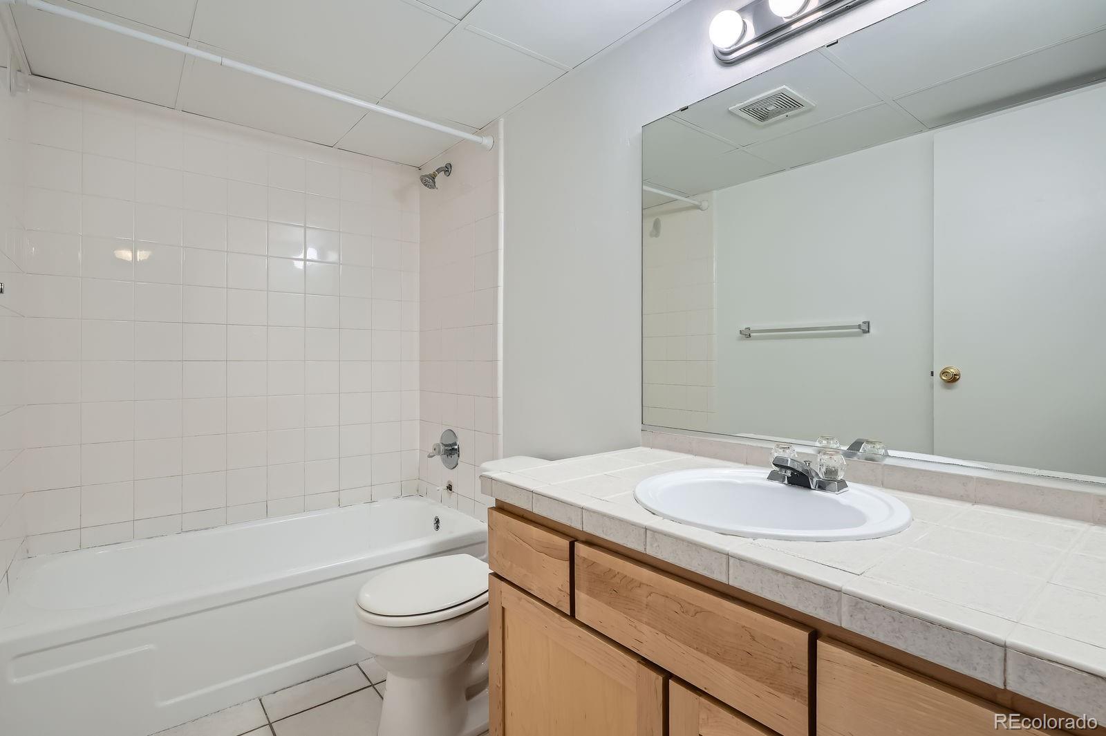 MLS Image #10 for 2225  buchtel boulevard 1003,denver, Colorado