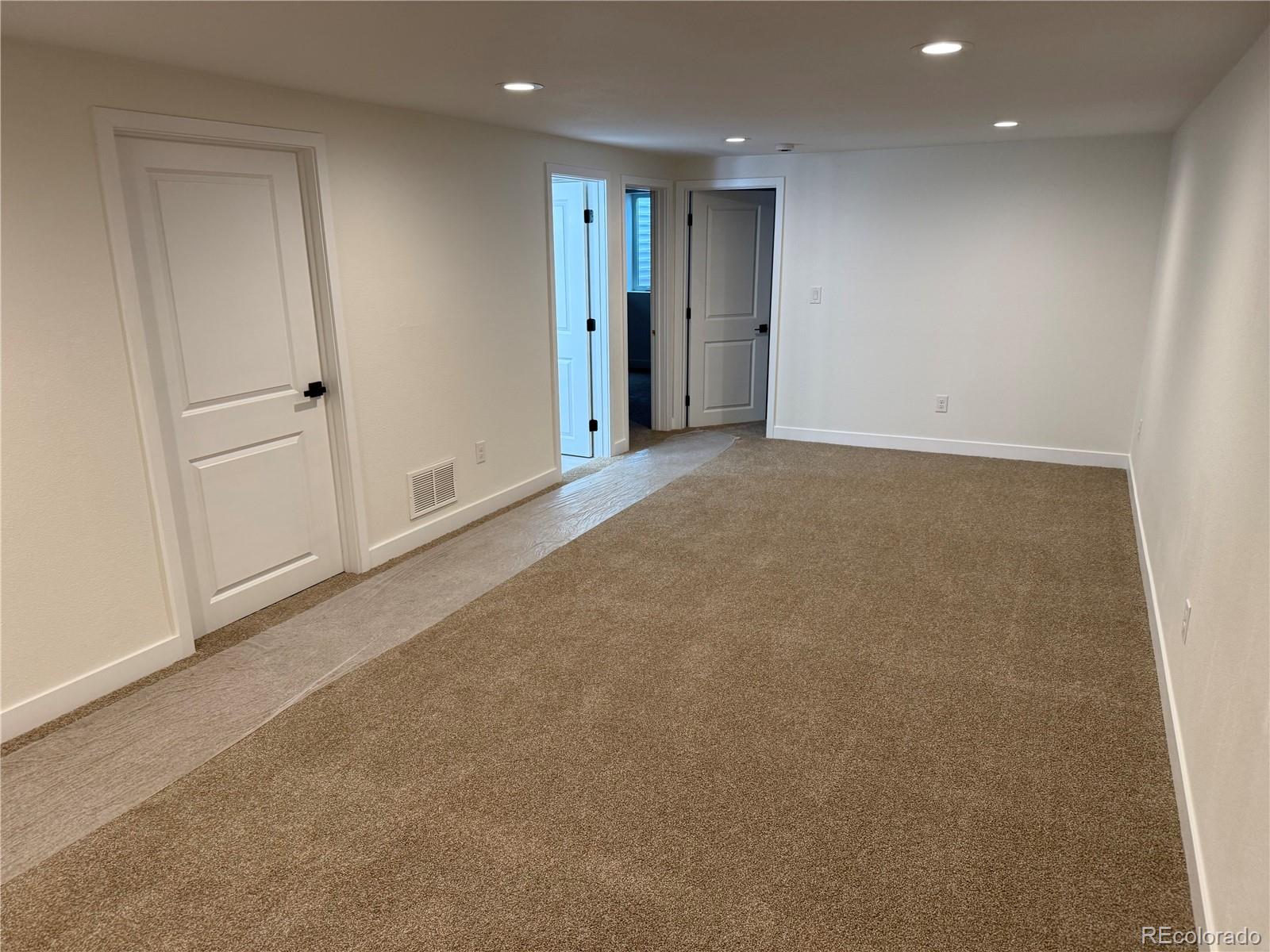 MLS Image #12 for 5535  clear creek drive,denver, Colorado