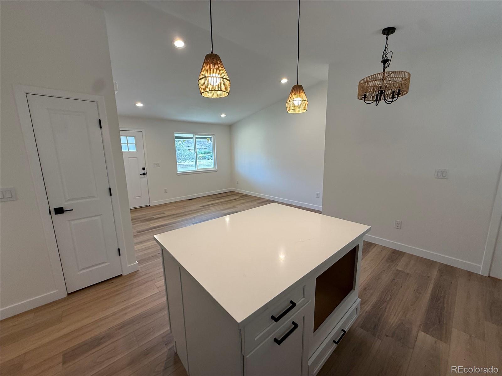 MLS Image #5 for 5535  clear creek drive,denver, Colorado