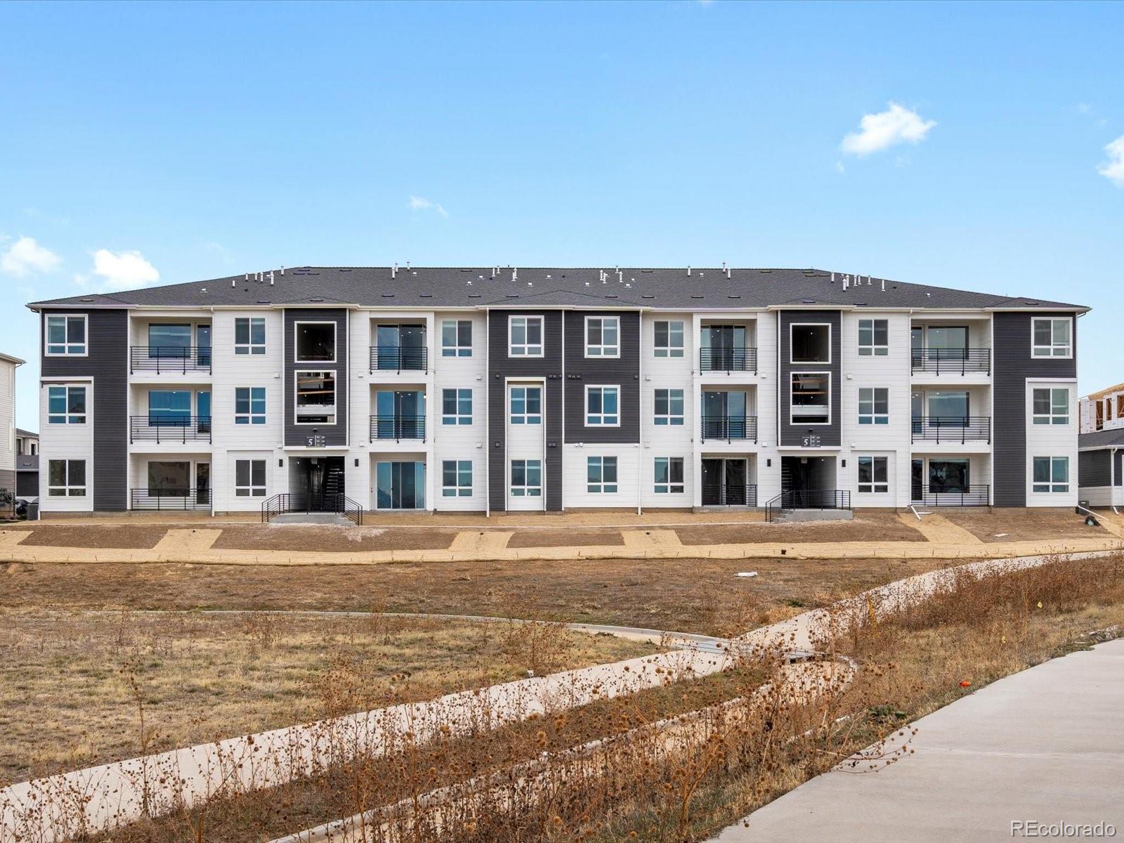 MLS Image #13 for 6153 n ceylon street,denver, Colorado