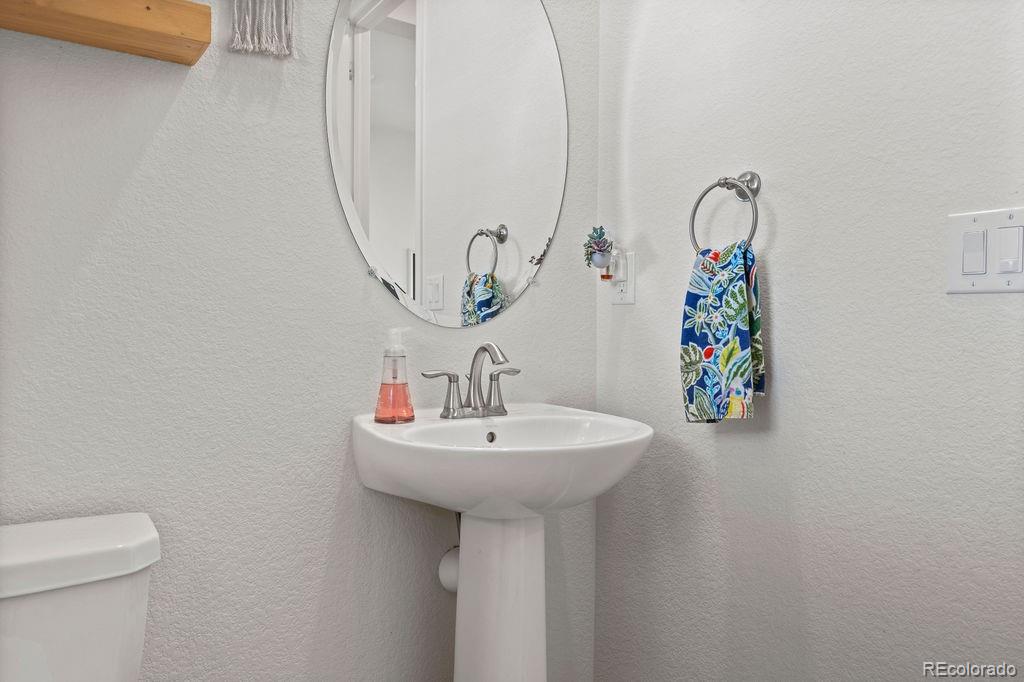 MLS Image #17 for 432 n patsburg street,aurora, Colorado
