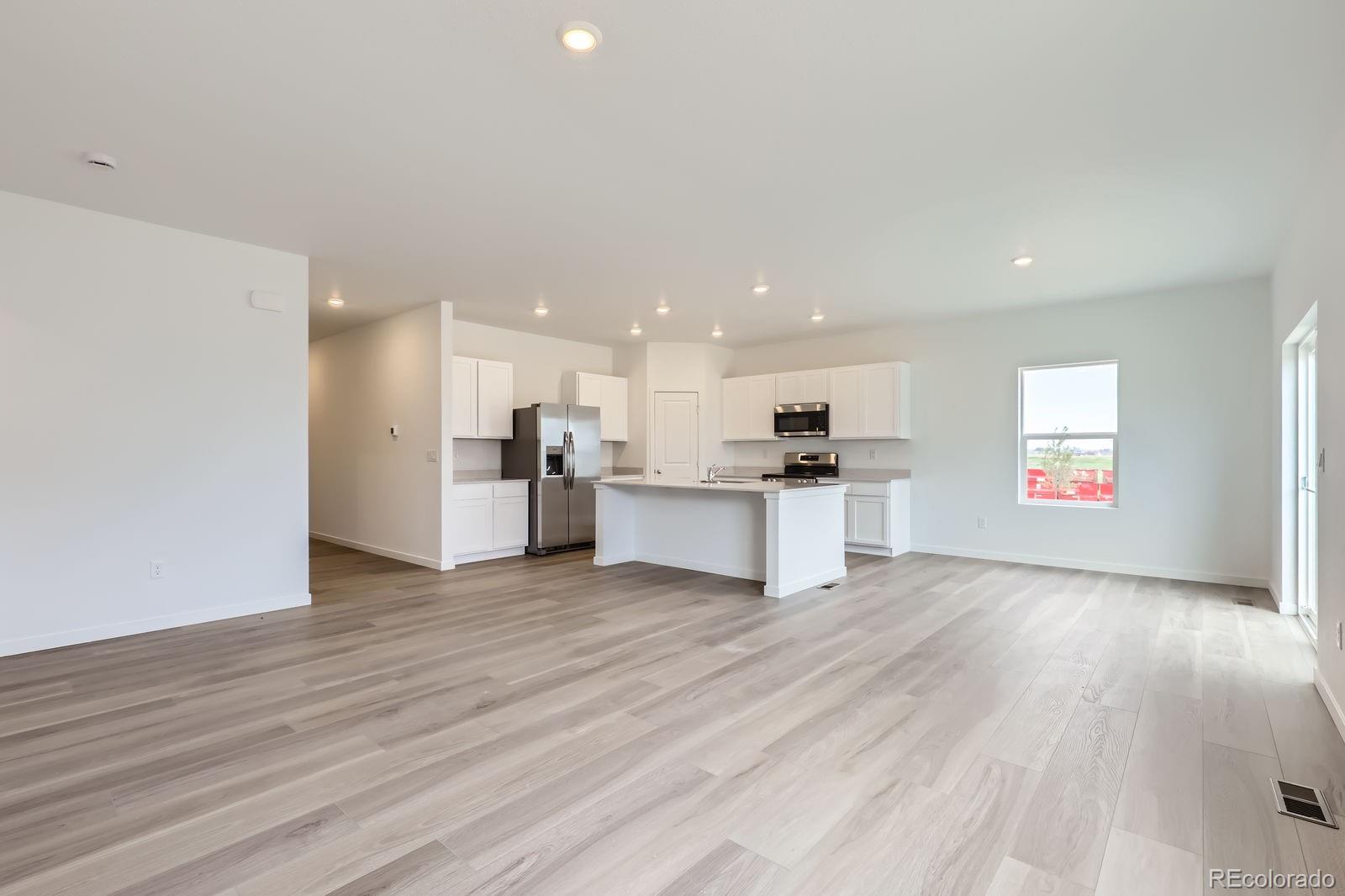 MLS Image #4 for 15274  milwaukee street,thornton, Colorado