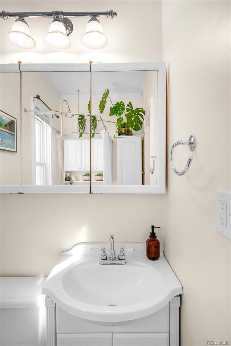 MLS Image #11 for 4718 w 34th avenue,denver, Colorado