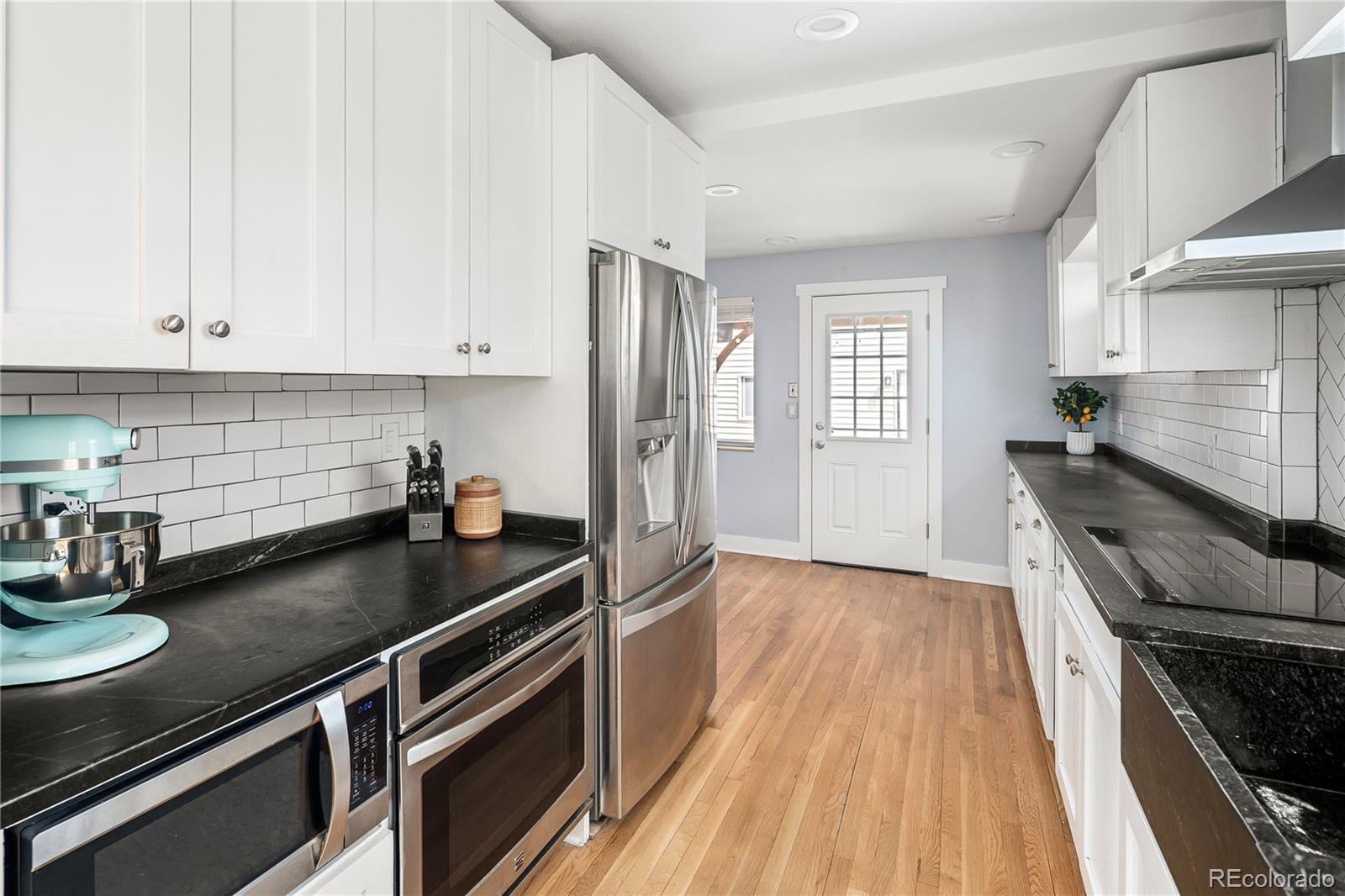 MLS Image #19 for 2676 s lincoln street,denver, Colorado