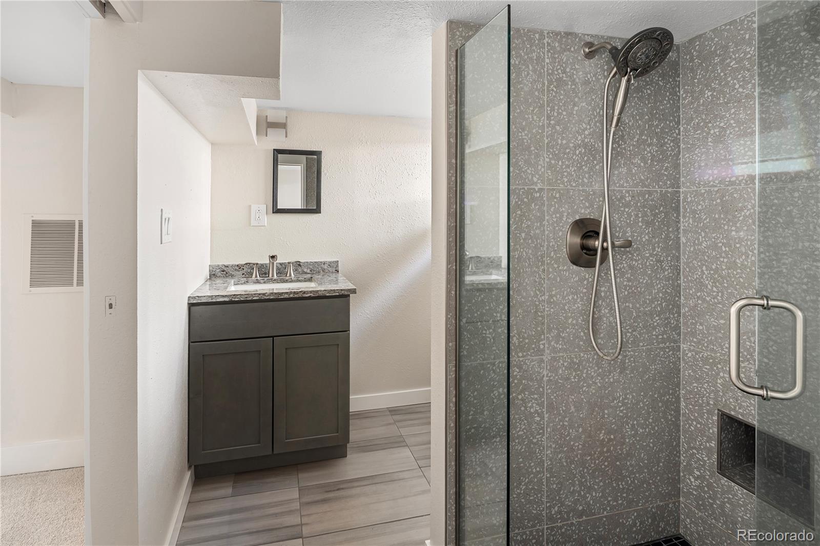 MLS Image #34 for 2676 s lincoln street,denver, Colorado