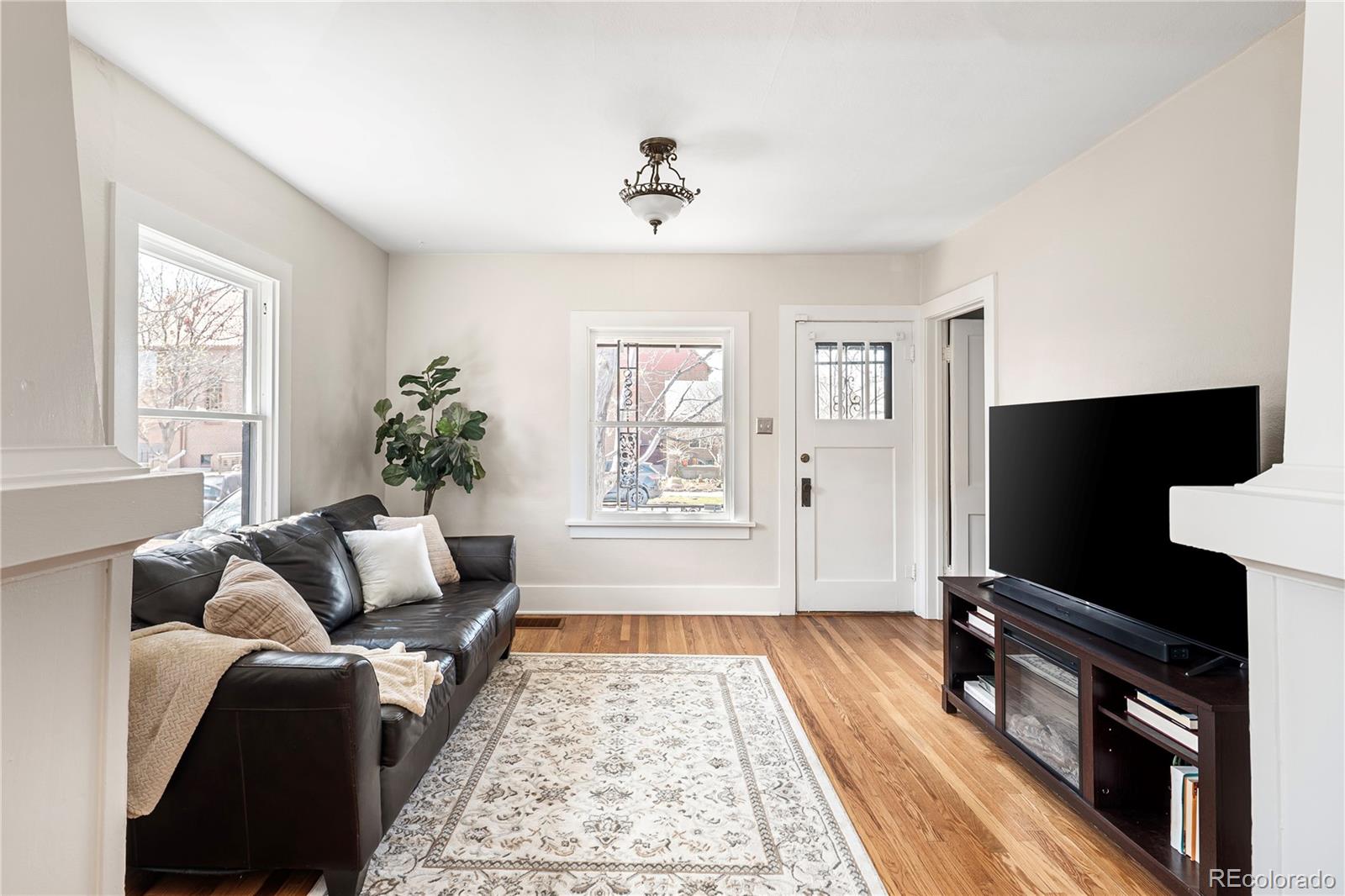 MLS Image #7 for 2676 s lincoln street,denver, Colorado