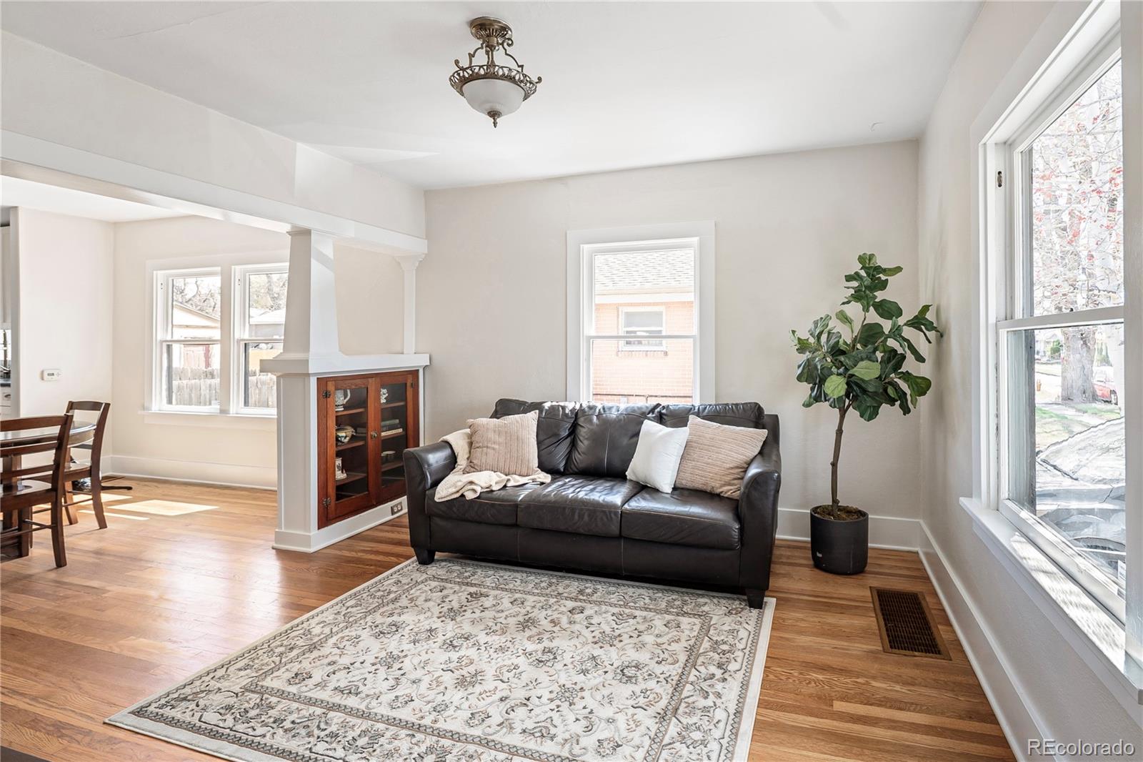 MLS Image #9 for 2676 s lincoln street,denver, Colorado