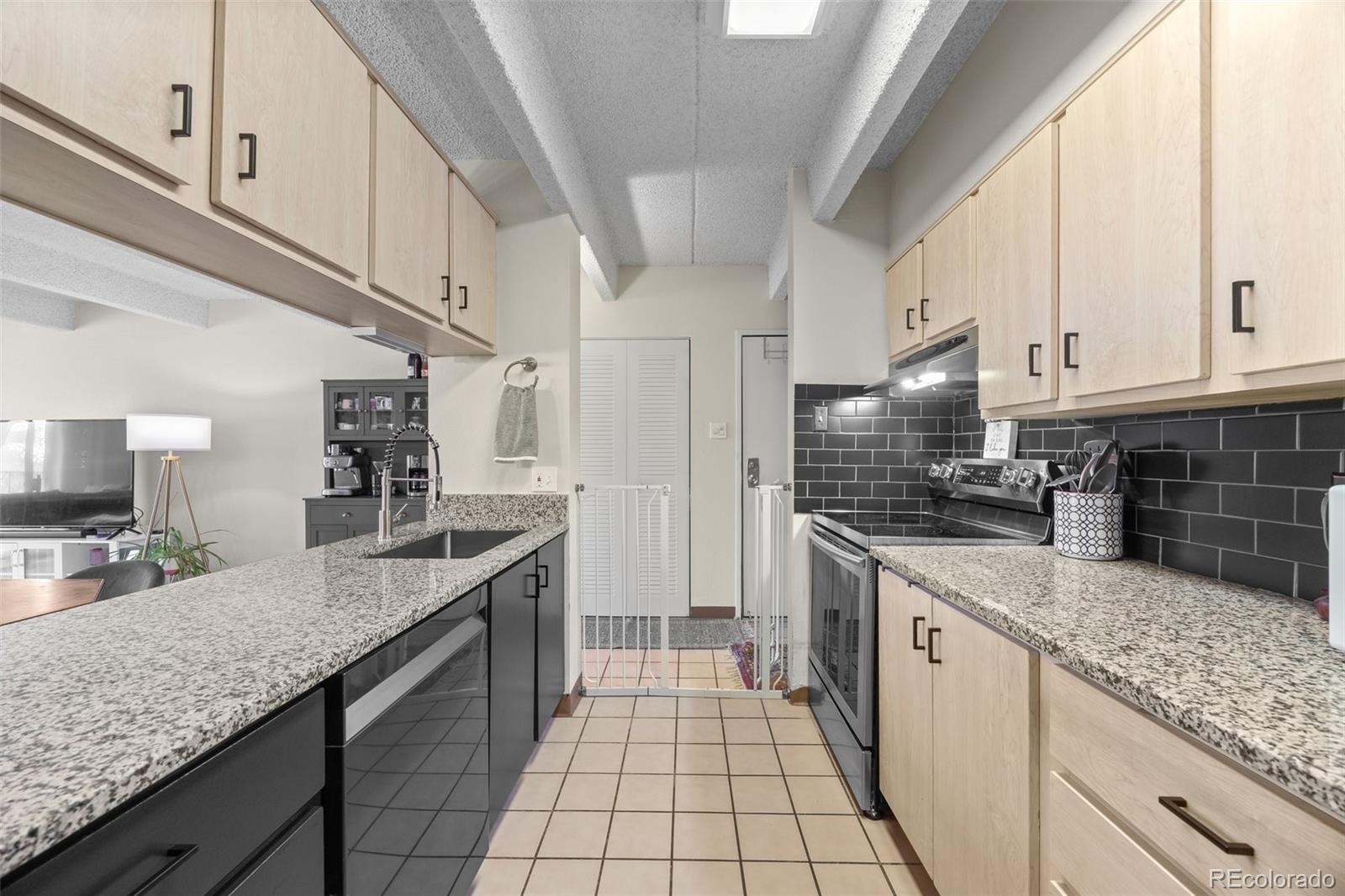 MLS Image #10 for 777 n washington street,denver, Colorado