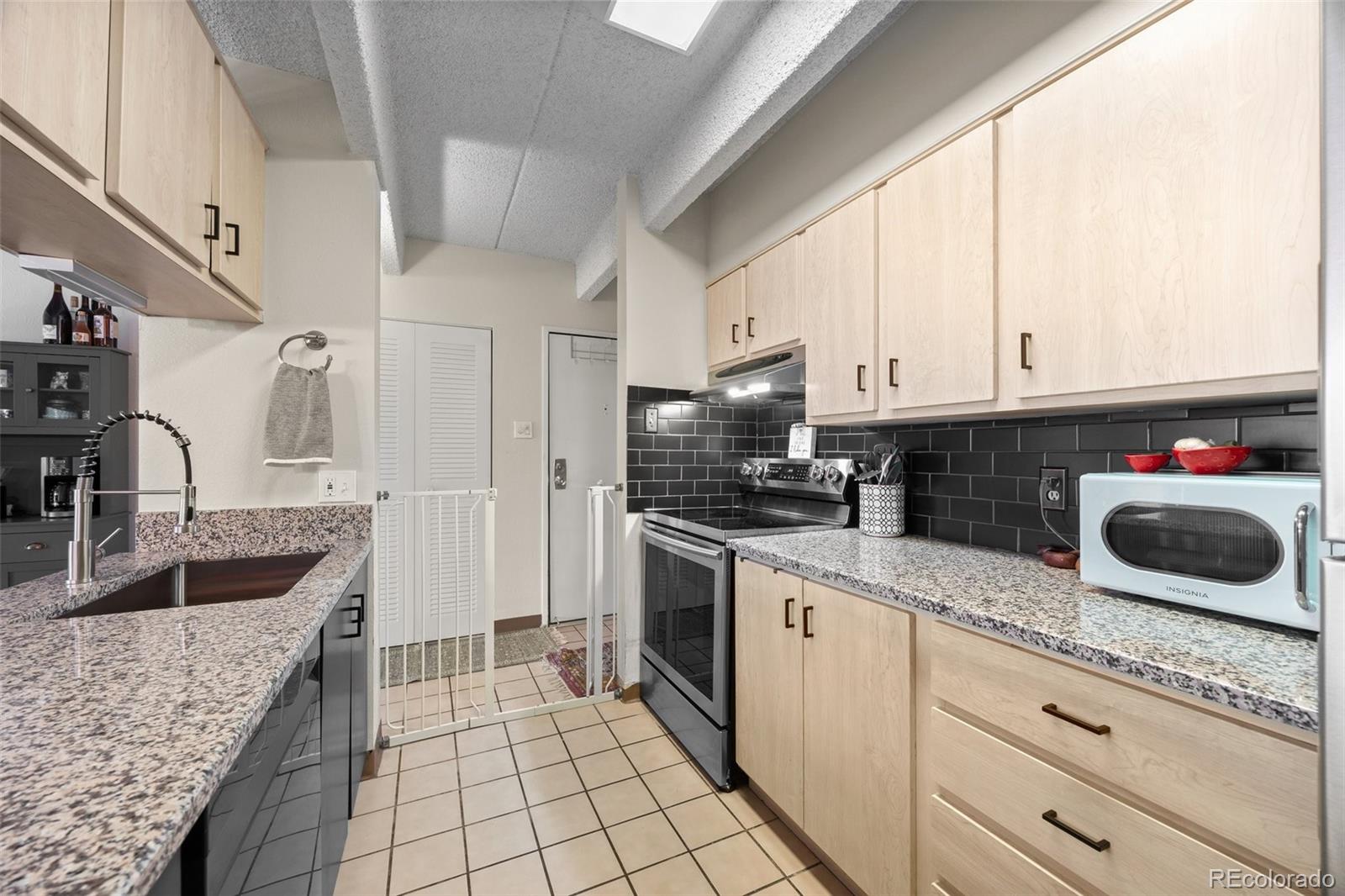 MLS Image #11 for 777 n washington street,denver, Colorado