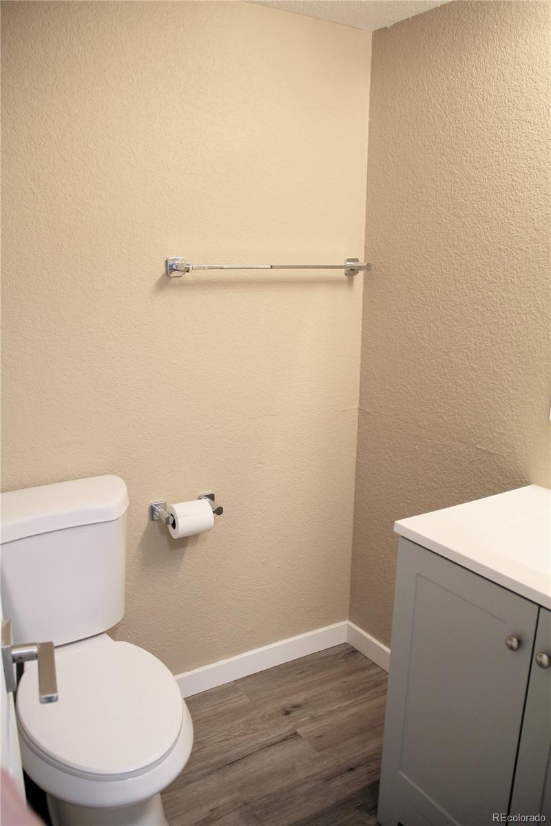 MLS Image #23 for 875 s quebec street,denver, Colorado