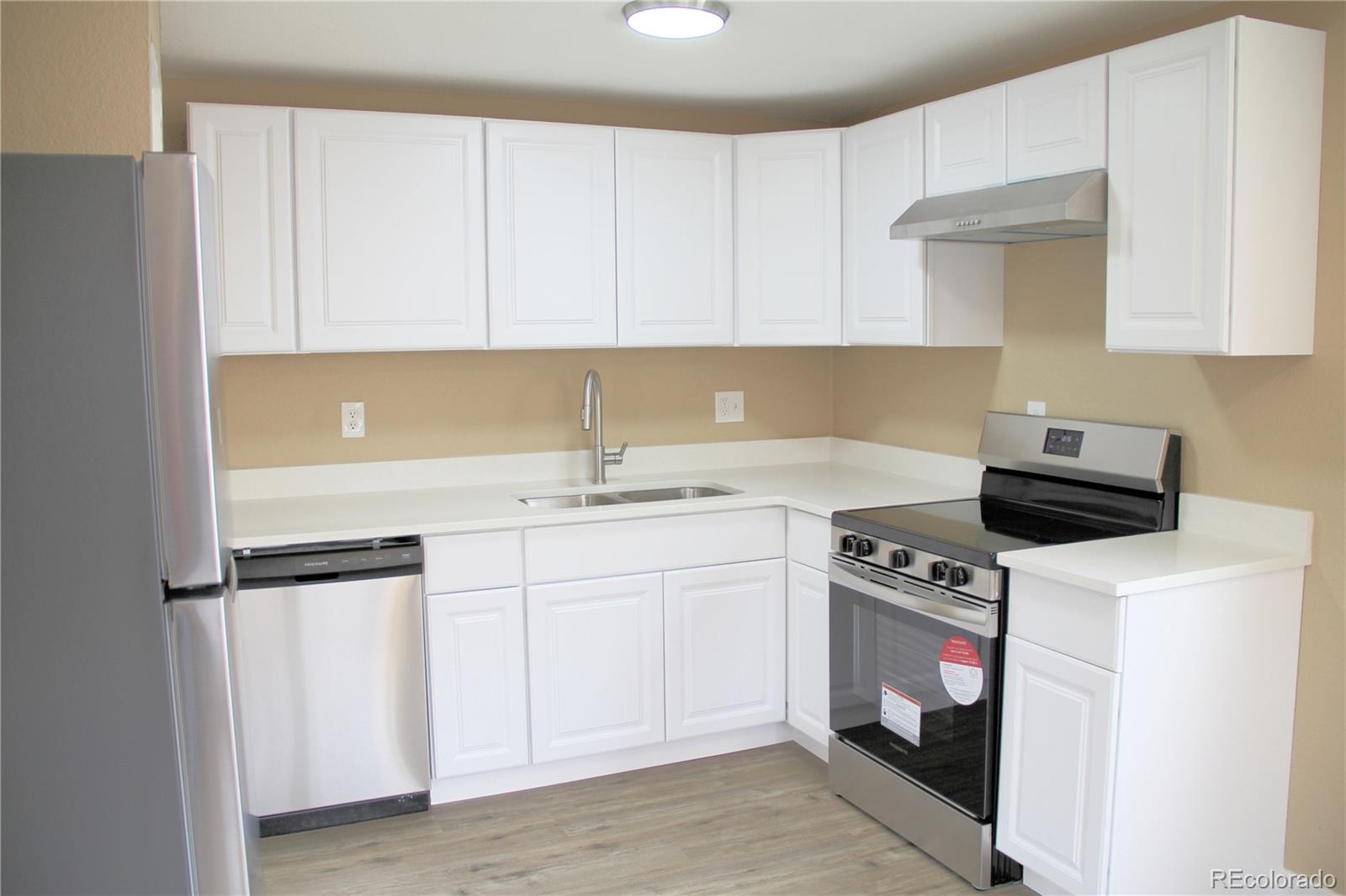 MLS Image #27 for 875 s quebec street,denver, Colorado