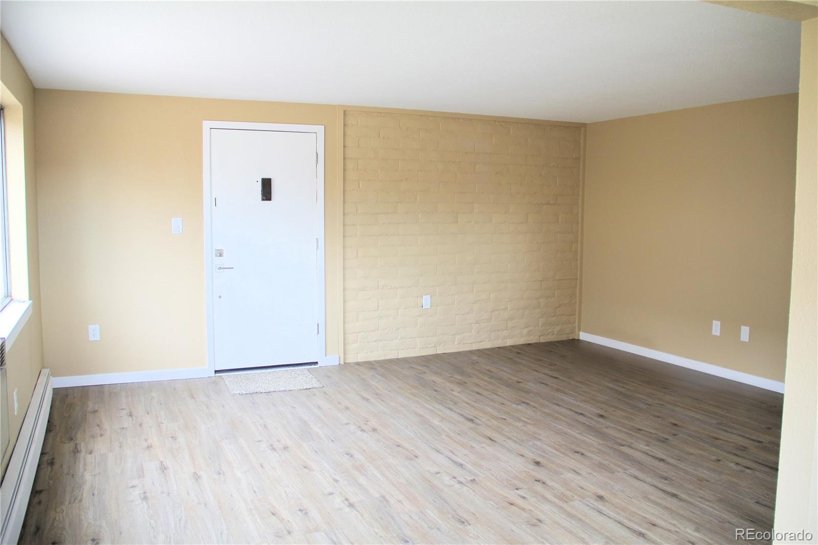 MLS Image #3 for 875 s quebec street,denver, Colorado