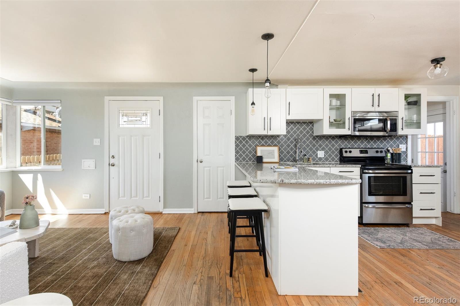 MLS Image #10 for 3216 n saint paul street,denver, Colorado