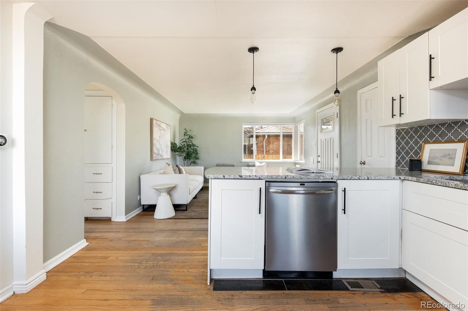 MLS Image #12 for 3216 n saint paul street,denver, Colorado
