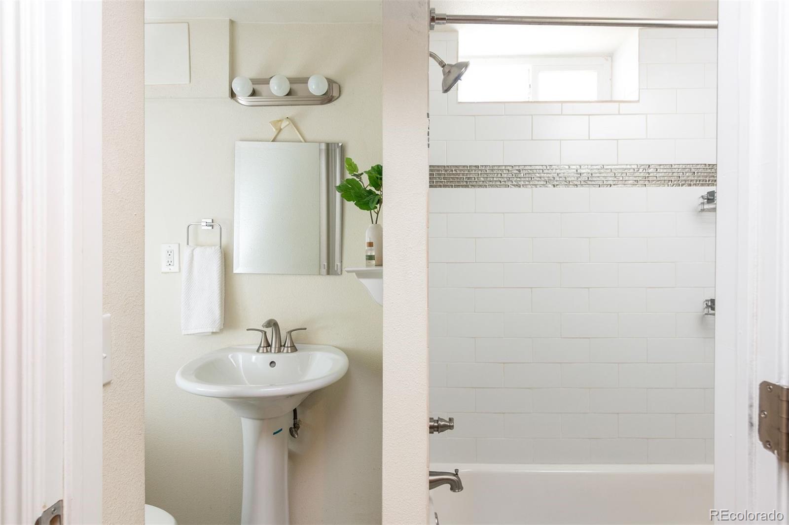 MLS Image #32 for 3216 n saint paul street,denver, Colorado